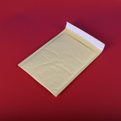 Sobres acolchados de papel biodegradables naturales de los anuncios publicitarios el 100% de la burbuja de Kraft